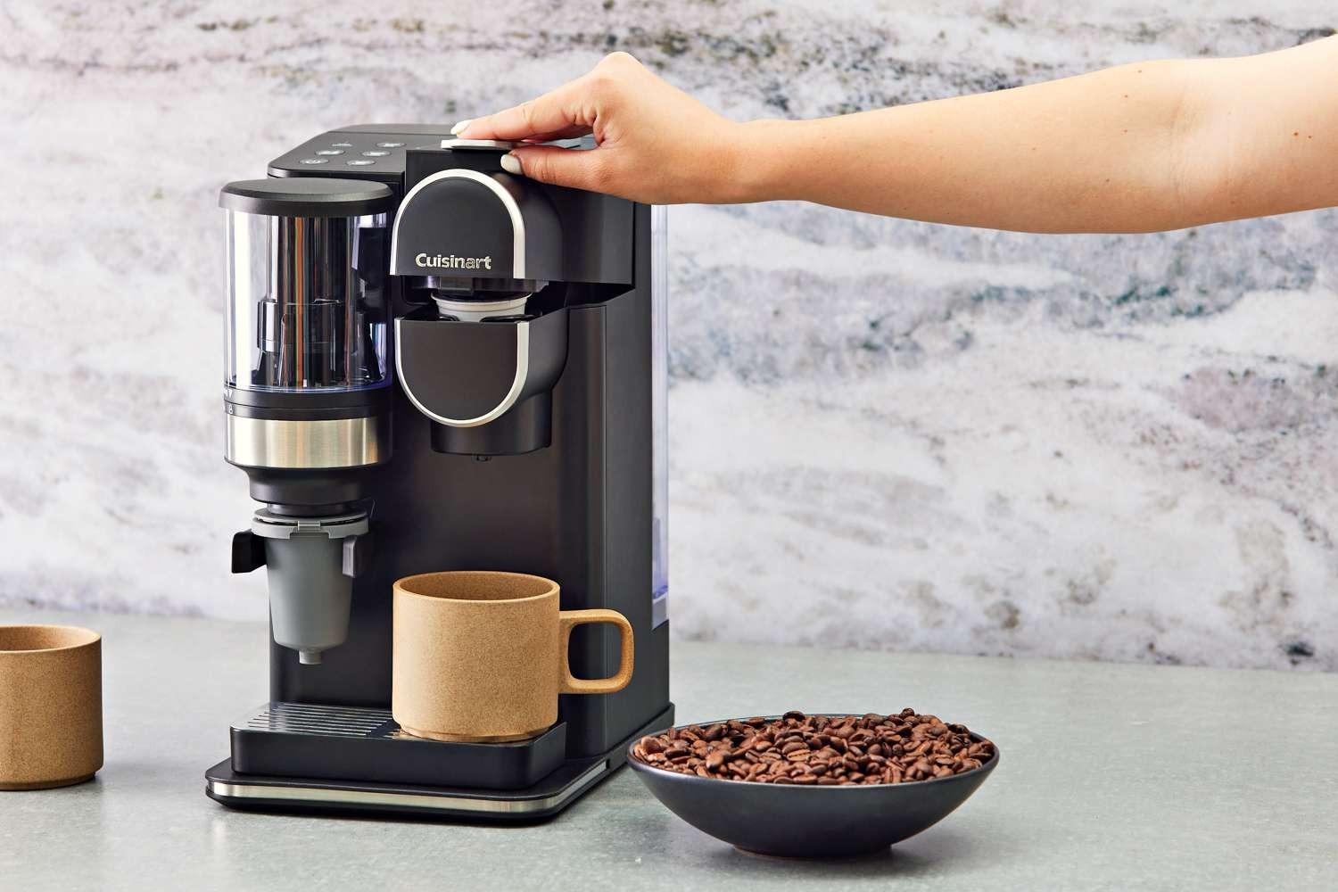Coffee machine with grinder